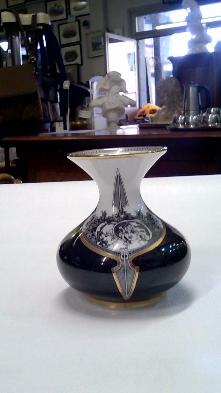 Vaso in porcellana Hollohaza, disegnato da Endre Szasz, Ungheria  V