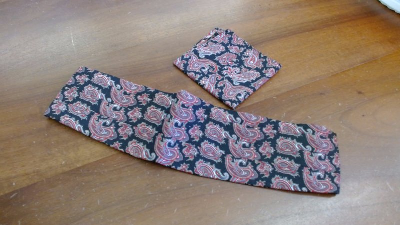 FASCIA CON FAZZOLETTINO DA TASCA K