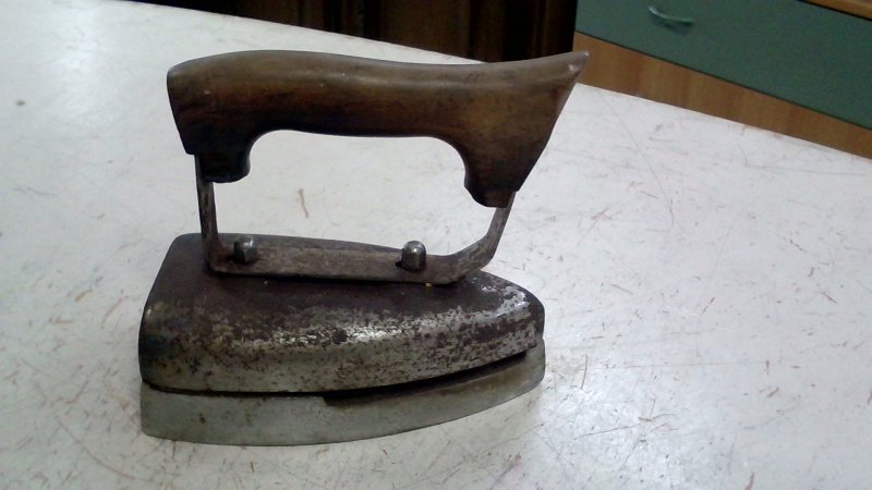 Ferro Da Stiro Anni '60 Da Sartoria     V