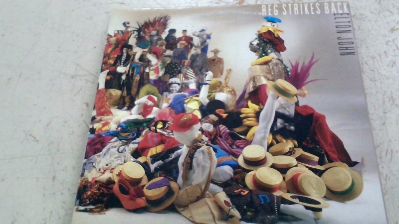 Vinile 33         Elton John Reg Strike Back                Busta Non Compresa    V