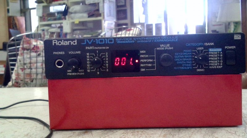 SINTETIZZATORE Roland JV-1010