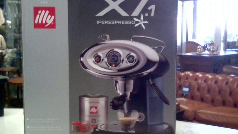 Macchina CaffŠ Illy   Per Capsule Monomarca   V