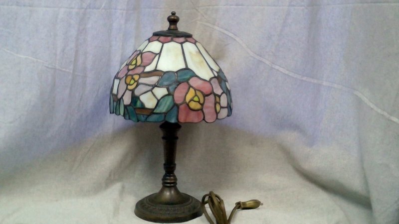 Lampada Da Tavolo Stile Tiffany    V