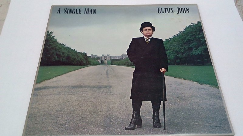 Vinile 33    Elton John A Single Man                Busta Non Compresa     V