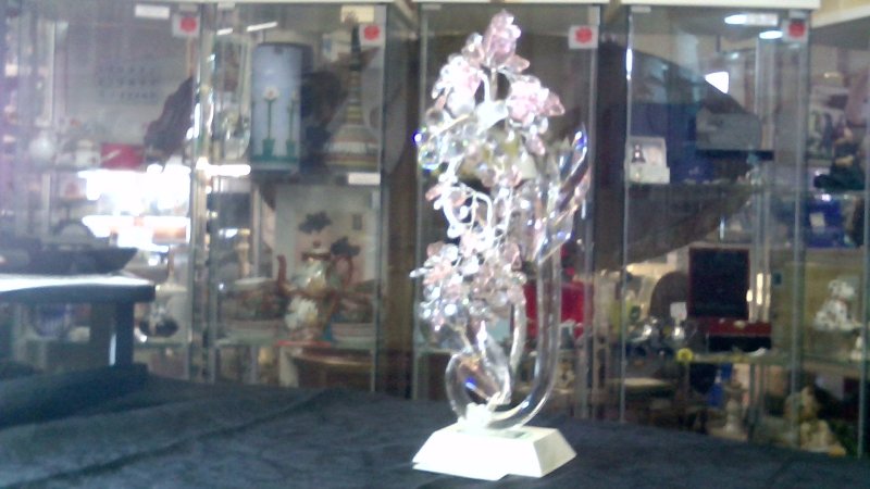 SCULTURA FLOREALE CRISTALLI E VETRI  ARTISTA : Nuria Garau 