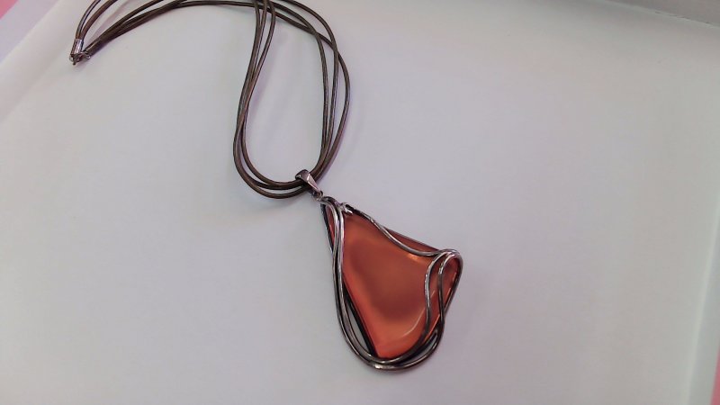 COLLANA AMBRA CON CIONDOLO AMBRA K 